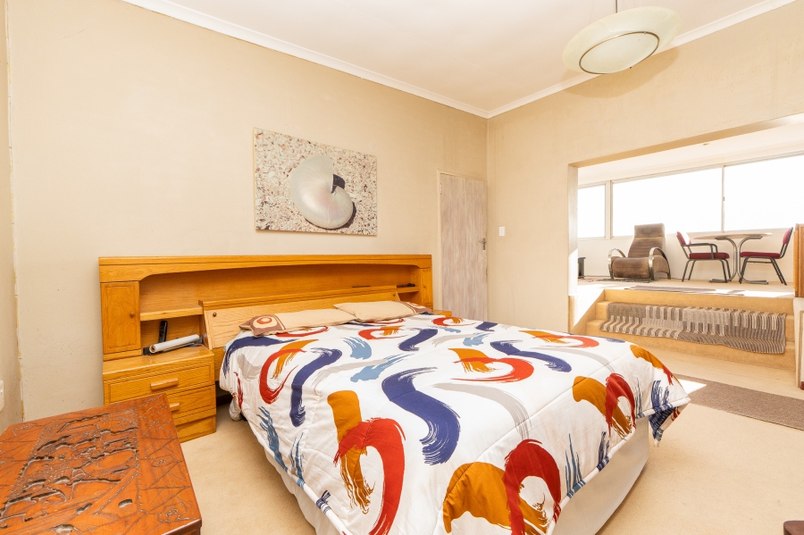 7 Bedroom Property for Sale in Middedorp Western Cape